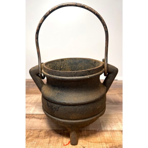 Antique Cast Iron Cauldron Pot With Handle Nice heavy Piece - Picture 4 of 8
